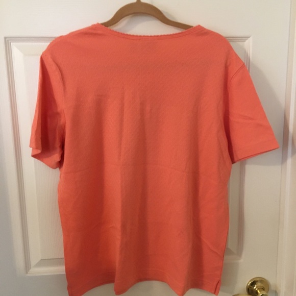Woman’s New Top XL - Picture 3 of 3